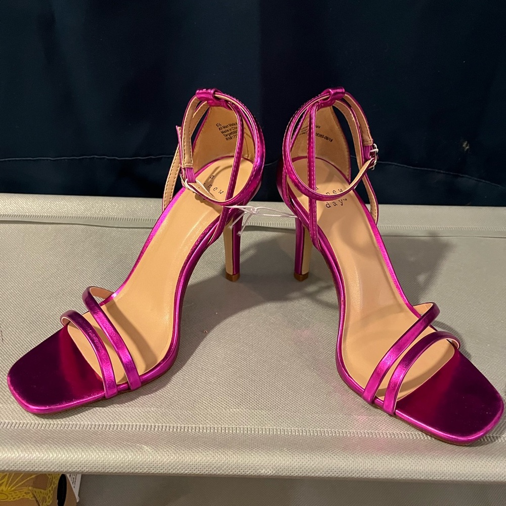 Magenta dress sandal